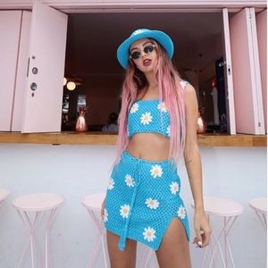 SOLD - ShopFluffy Yellow Daisy Crochet Set